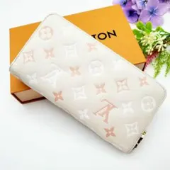 ルイヴィトン ジッピーウォレット クッサン エンボス クレーム M82290