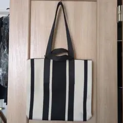 ZARA ベージュと黒のストライプトートバッグ
