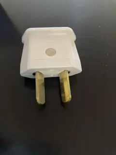 「O (オー)」タイプ　海外旅行 電源変換プラグ　お値下げ