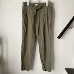 H&M テーパードパンツ　カーキ　アンクル