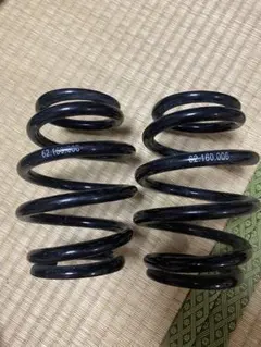KYB 直巻スプリング ID65 152mm 22K 2本 中古 KYB 直巻スプリング ID65 152mm 22K 2本 中古 - メルカリ