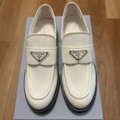 プラダ　ローファー新品未使用のサムネイル