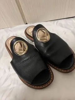 美品　FENDI サンダル ブラック ゴールド金具 38のサムネイル
