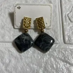 KAZA　ピアス　ゴールドのサムネイル