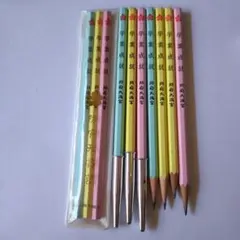 ✿鉛筆HB✿新品3本ケース入り✿キャップつき3本✿3色4本