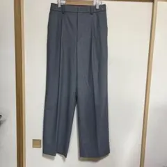 UNIQLO グレー タックワイドパンツ