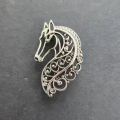 ブローチ シルバーの馬のブローチ ワンポイント ヴィンテージ風