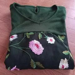グリーンの花柄可愛いカットソー