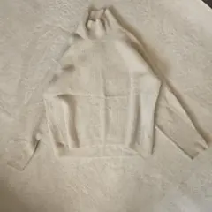 ユニクロ ハイネック ショ－卜丈長袖ニットセ－タ－【S】ホワイト