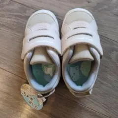 Item thumbnail for item 6cae6c90-8202-4218-a1bf-a7c66b1fdb3a