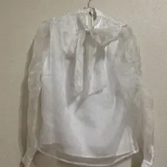 スタッズシアーボウタイブラウス