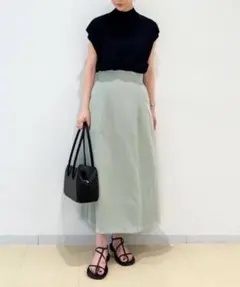 Mila Owen ミラオーウェン  ハイウエストセミフレアスカート