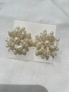Dorothy パール フラワーモチーフ イヤリング　結婚式　ドレス