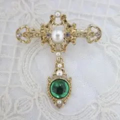 アンティーク調　ブローチ　エメラルド色＆パール輝石　ヴィクトリアン調　ブローチ