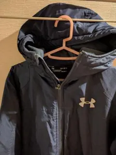 Under Armour ベンチコート ネイビー　キッズ150位