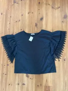 earth music & ecology ブラック フリル袖 トップス F