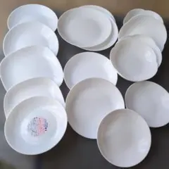 ヤマザキ 春のパンまつり　強化ガラス製 食器16点セット　USED品　１点は新品