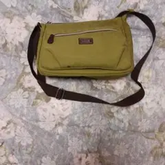 オリーブグリーン ショルダーバッグ キャンバス