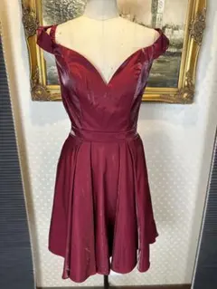 バーガンディ オフショルダー フレアドレス