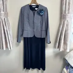 ネイビー ジャケットとドレスのセット