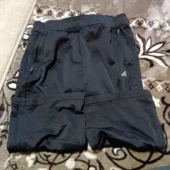 adidas ブラック ジャージパンツ