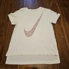 Nike ホワイト Tシャツ 半袖　M
