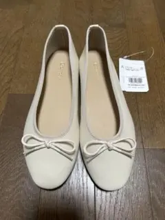 イッツデモ ラウンドトゥバレエシューズ アイボリー