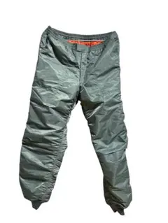 ナイロン製　カーキ　カーゴパンツ