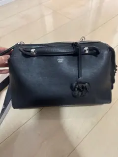 【最終値下げ】フェンディ バイザウェイハンドバッグ2wayショルダー花レザー 黒