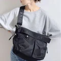 (極美品) NOMADIS/ノマディス ショルダーバッグ ブラック