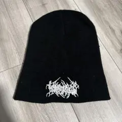 黒の刺繍ロゴ付きビーニー