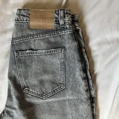 【ZARA】グレー ストレートデニム