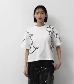 コードエンブロイダリーショート丈半袖Tシャツのサムネイル