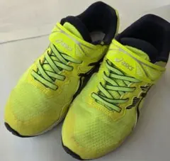 ASICS ランニングシューズ 蛍光イエロー - メルカリ