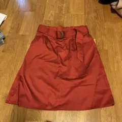 赤のAラインスカート ベルト付き