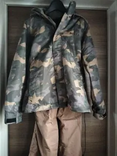 RUSTY 迷彩柄 スキーウェアセット 150