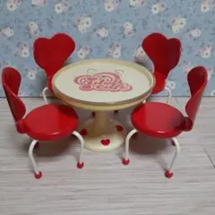 リカちゃん 家具　テーブルと椅子