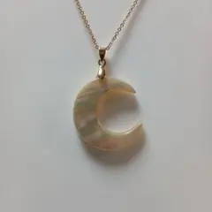 夜光貝　「三日月形」ペンダント。
