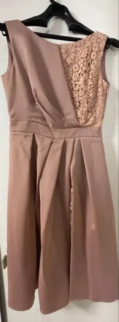 AIMER エメ　ドレス　結婚式　お呼ばれ　サーモンピンク