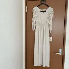 新品タグ付き❣️GRLロングワンピース ベージュＬサイズ
