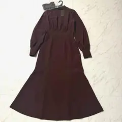 【新品タグ付き】2025✨アニュアンス ノーカラーナローワンピース 美ライン