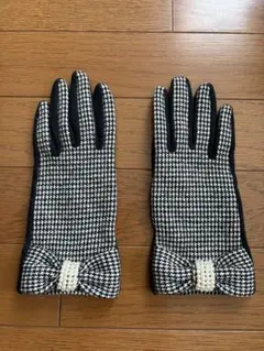 チェック柄　リボン付き　フリース手袋