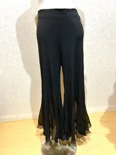 パンツ　黒❣️パンタロンタイプ❣️優雅❣️