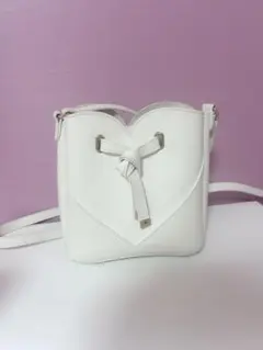 vis ホワイト ショルダーバッグ ハート型 小