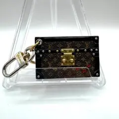 LOUIS VUITTON モノグラム キーホルダーのサムネイル
