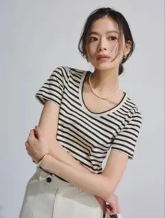 anuans アニュアンス シルクタッチコットンUネックTシャツ ボーダーのサムネイル