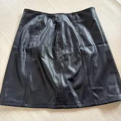 GU 合成皮革 ブラックミニスカート