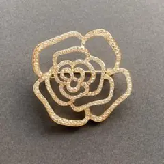透かし彫りブローチ　ローズ　ゴールド　ラインストーン　母の日　簡易ラッピング付き