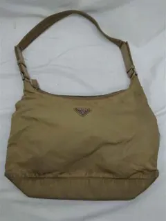 Item thumbnail for item 715d7d93-532e-4d97-9e64-da161af7f1e3