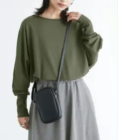 カーキ Tシャツ